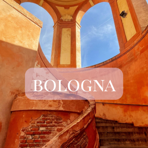 Takterrasser og historiske bygninger i Bologna sentrum