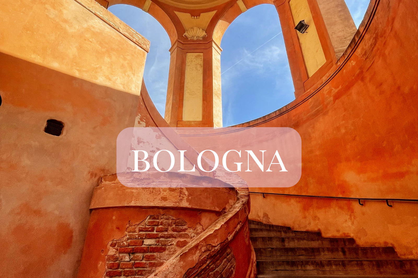 Takterrasser og historiske bygninger i Bologna sentrum